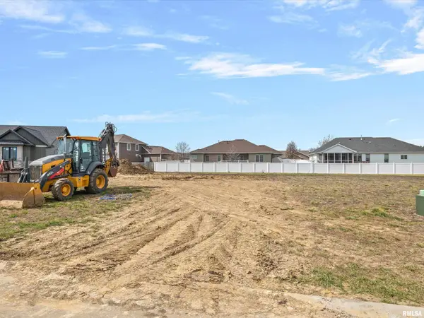 417 Sundown Lane, Chatham, IL 62629