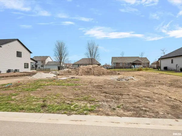 416 Manor Hill Drive, Chatham, IL 62629