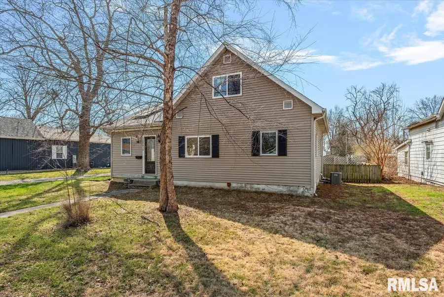 1019 W Jefferson Street, Auburn, IL 62615 - #3