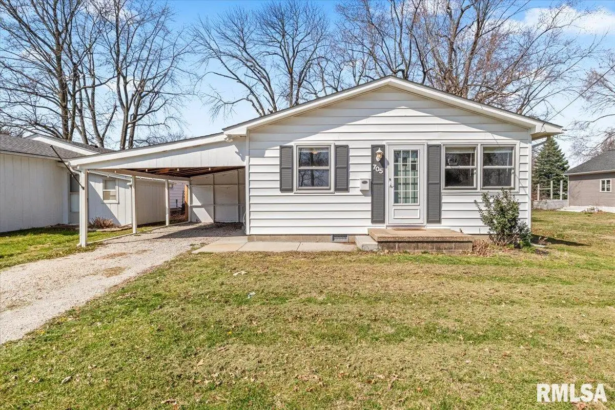 705 N Locust Street, Litchfield, IL 62056 - #1