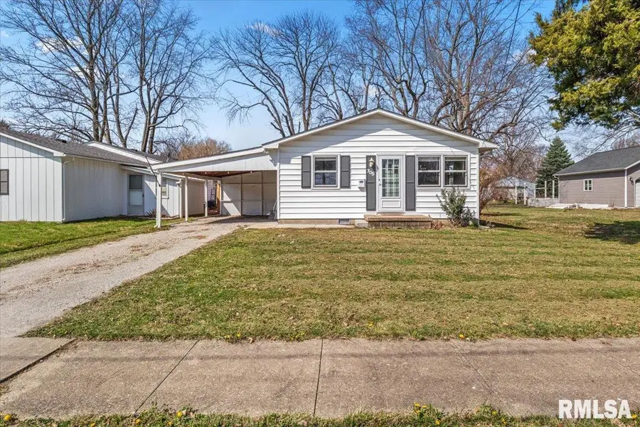 705 N Locust Street, Litchfield, IL 62056 - #2