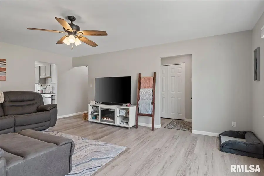 108 Glen Aire Drive, Springfield, IL 62703 - #3