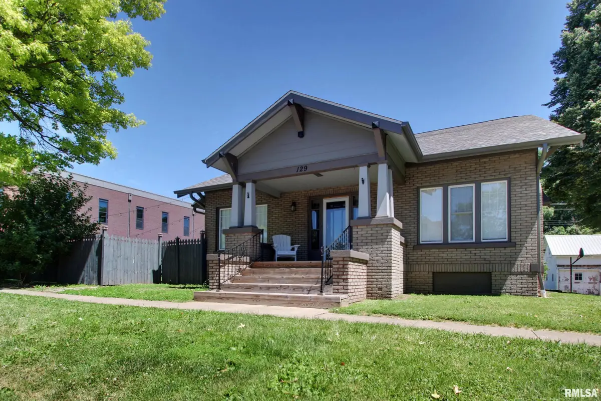 129 E Main Street, Mount Sterling, IL 62353 - #1