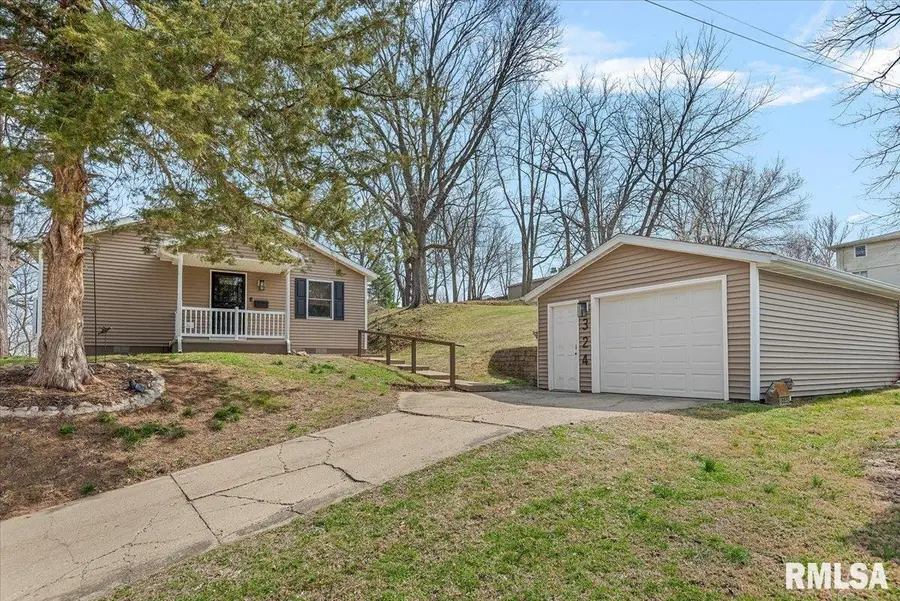 324 W Harris Street, Petersburg, IL 62675 - #2