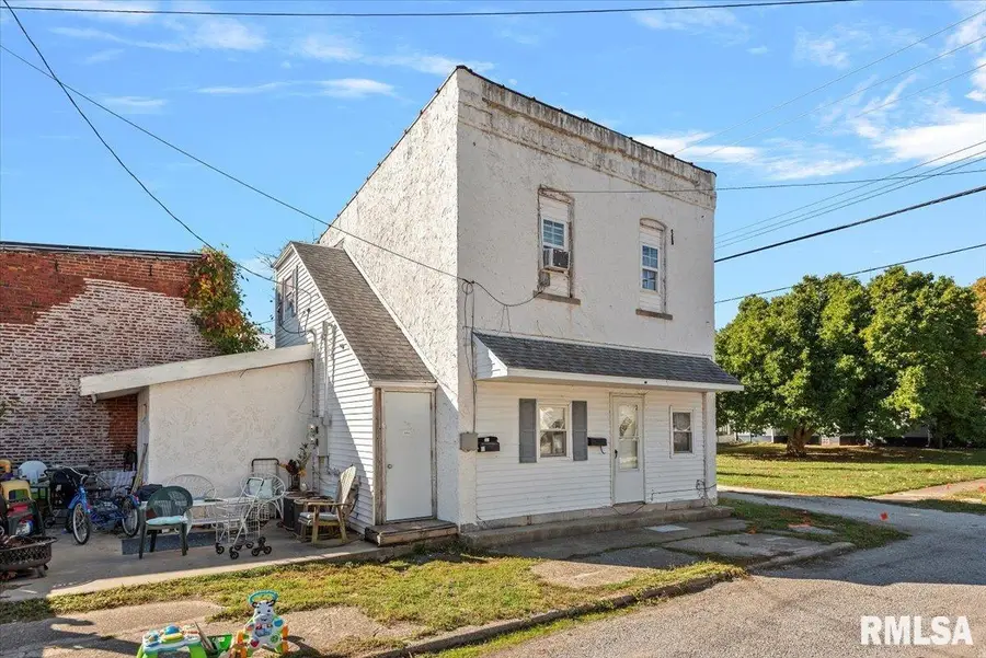 511 W Madison Street, Auburn, IL 62615 - #3