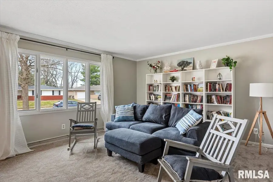 812 Roanoke Drive, Springfield, IL 62702 - #2