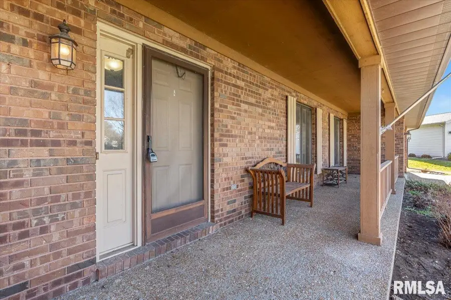 124 Augie Court, Chatham, IL 62629 - #2