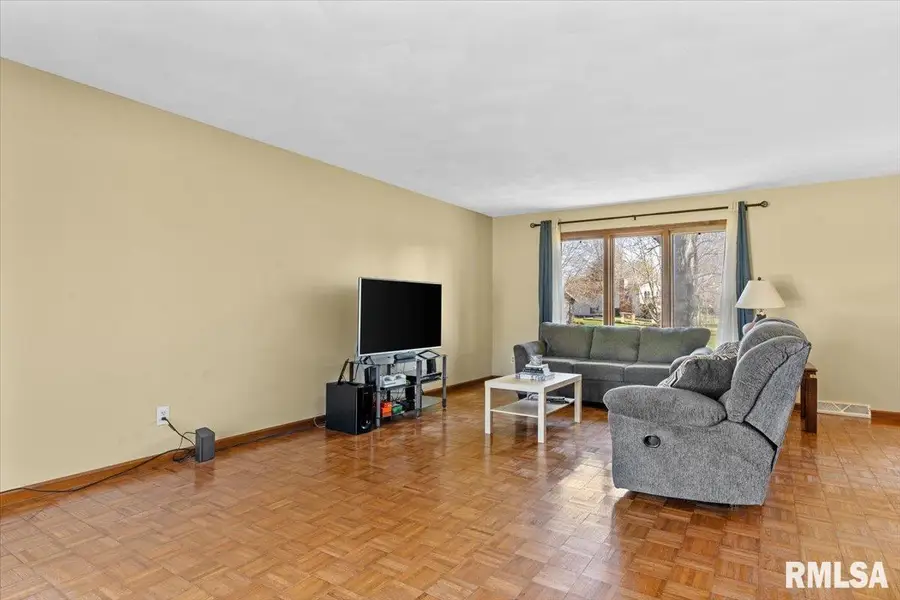 124 Augie Court, Chatham, IL 62629 - #3