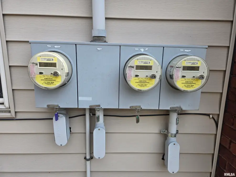 526 E Walnut Street, Canton, IL 61520 - #2