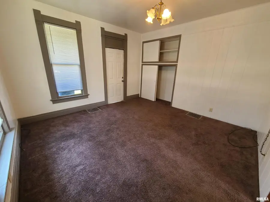 270 N Avenue C Street, Canton, IL 61520 - #3