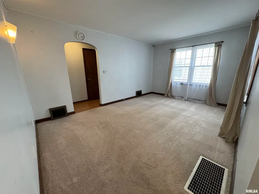 2537 S 5th Street, Springfield, IL 62703 - #2