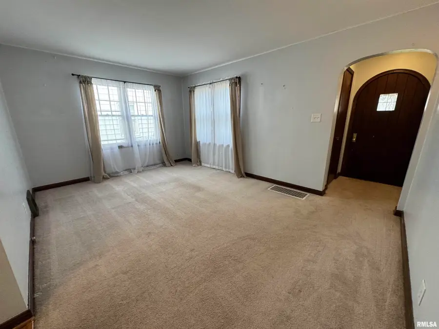 2537 S 5th Street, Springfield, IL 62703 - #3