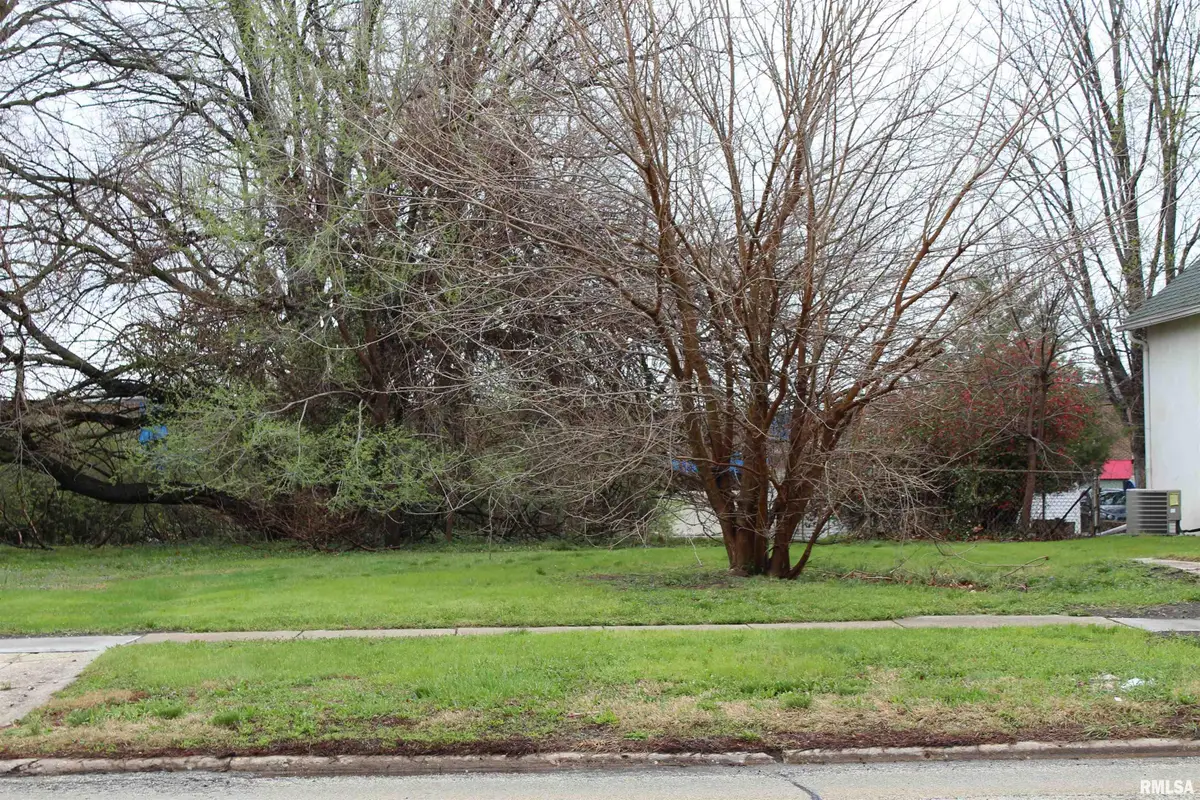 411 W Carpenter Street, Springfield, IL 62702 - #1