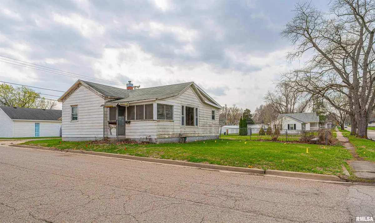 405 5th Street, Lincoln, IL 62656 - #1