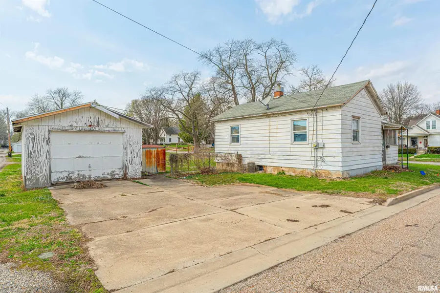 405 5th Street, Lincoln, IL 62656 - #3