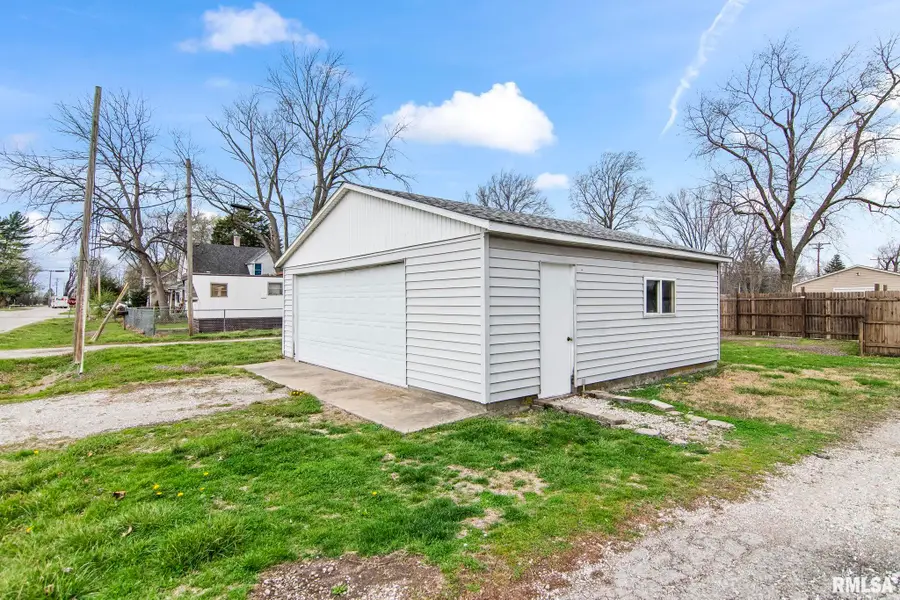 419 S 5th Street, Girard, IL 62640 - #2