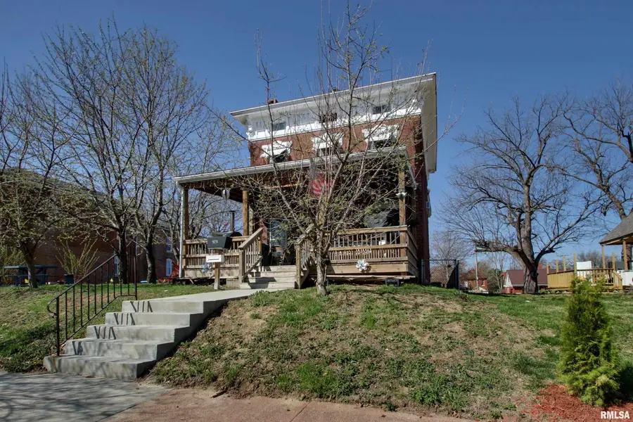 929 N 6th Street, Quincy, IL 62301 - #2