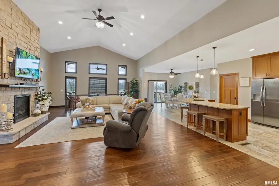 4311 Bryant Drive, Quincy, IL 62305 - #2