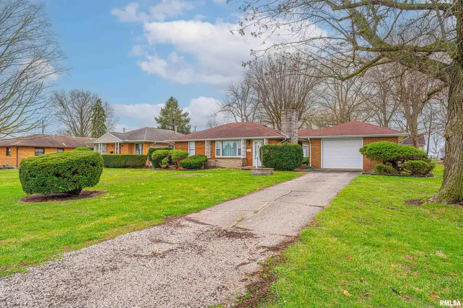 1717 Pekin Street, Lincoln, IL 62656 - #2