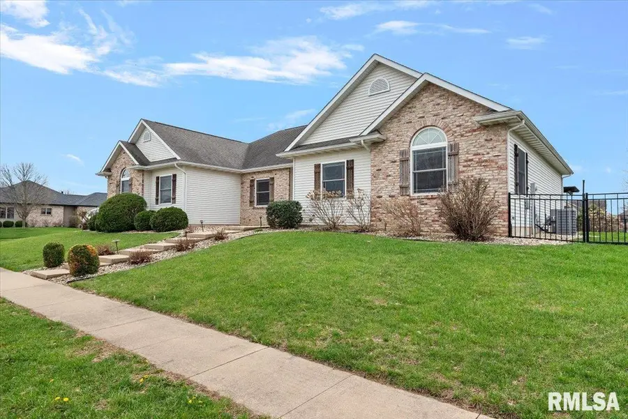 4800 Longfellow Drive, Springfield, IL 62711 - #2