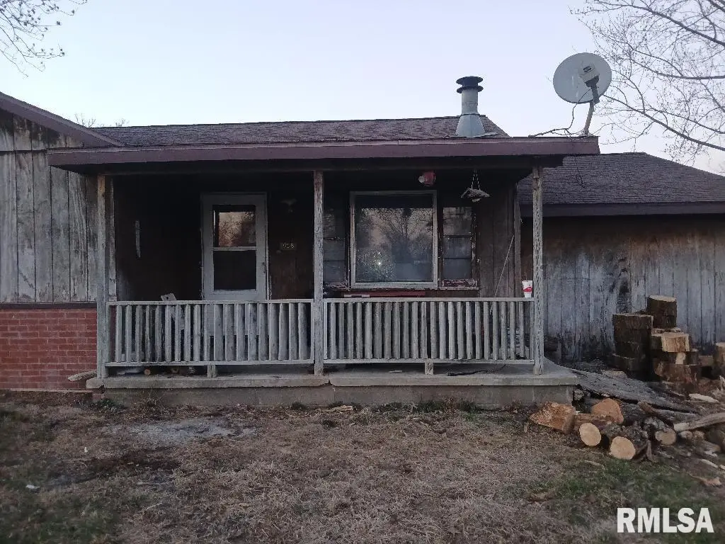 958 Kinmundy Road, Louisville, IL 72858 - #1