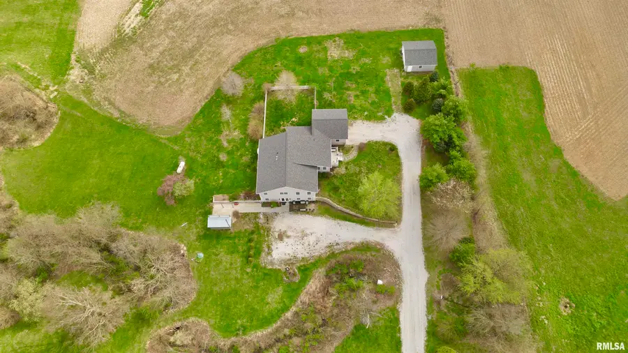 824 E 1800 N Road, Taylorville, IL 62568 - #3