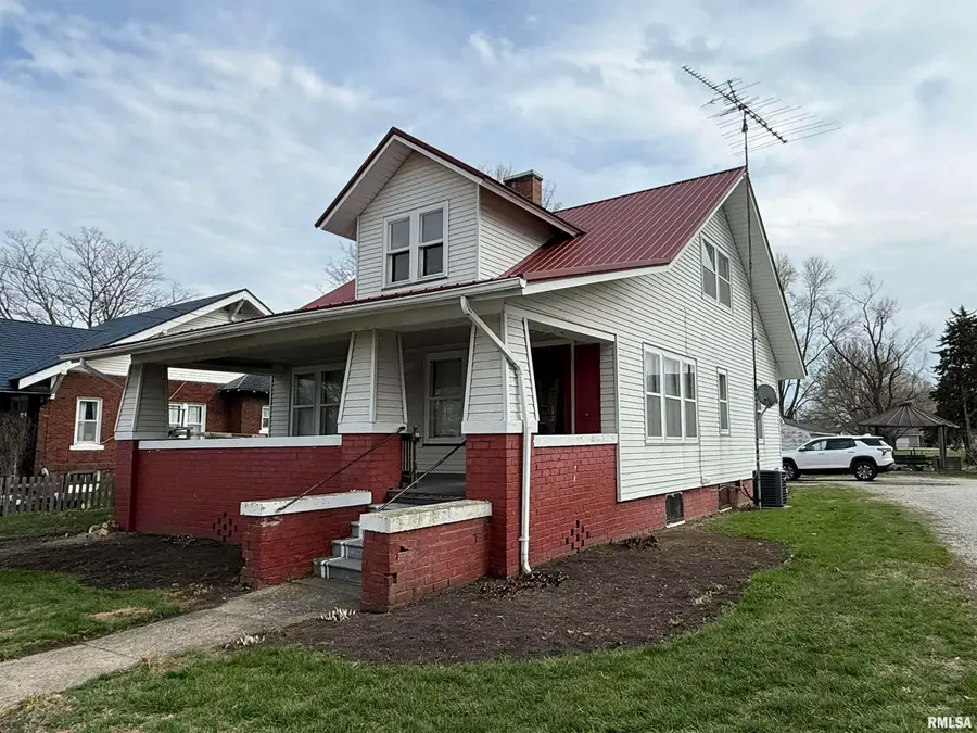 180 E Penn Avenue, Roseville, IL 61473 - #2