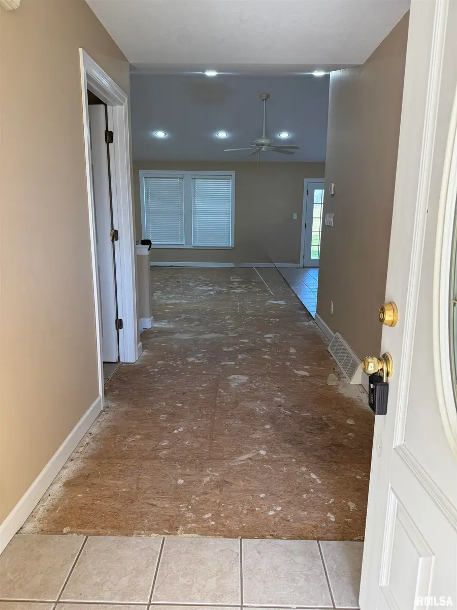 3160 Genevieve Drive, Quincy, IL 62305 - #3