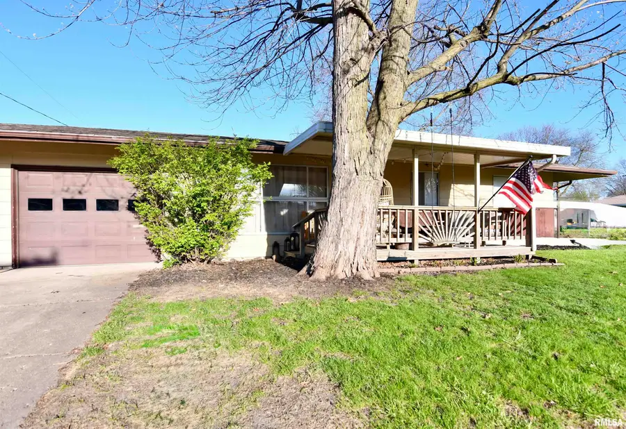 900 N Cheney Street, Taylorville, IL 62568 - #2