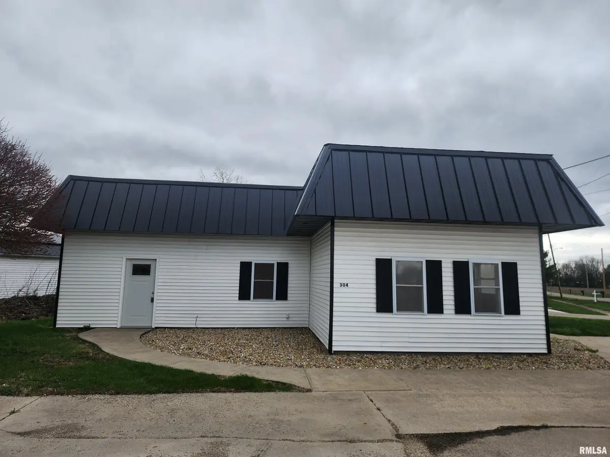 304 SE Arch Street, Atlanta, IL 61723 - #1