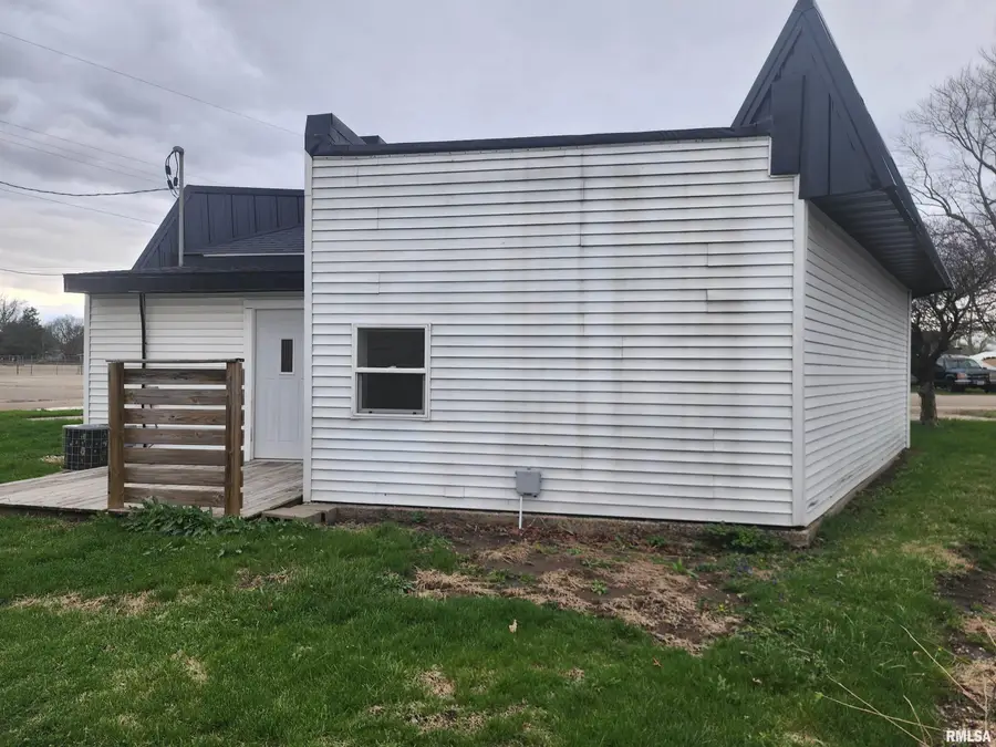 304 SE Arch Street, Atlanta, IL 61723 - #3