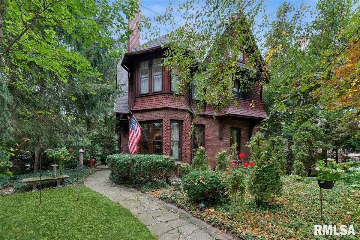 738 N Broad Street, Galesburg, IL 61401 - #1