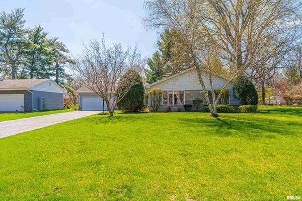 215 Park Place Place, Lincoln, IL 62656