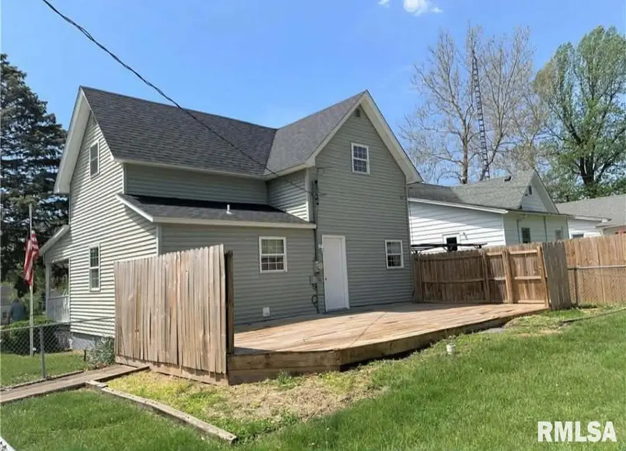 823 E Park Street, Taylorville, IL 62568 - #3