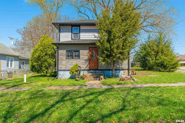 302 4th Street, Lincoln, IL 62656