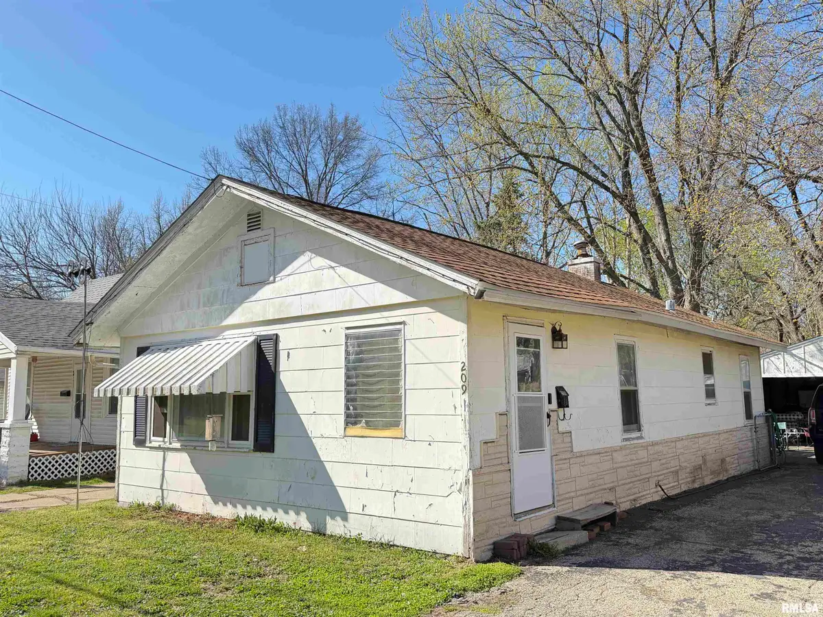209 Yates Avenue, Springfield, IL 62702 - #1