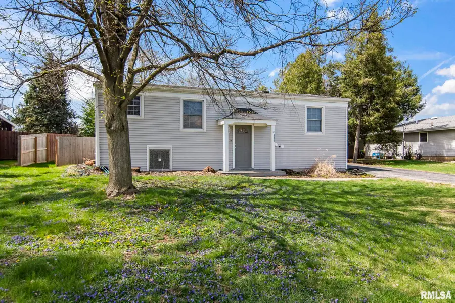 811 Finley Street, Jacksonville, IL 62650 - #2