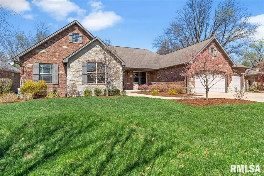 2211 Wydown Avenue, Springfield, IL 62704 - #2