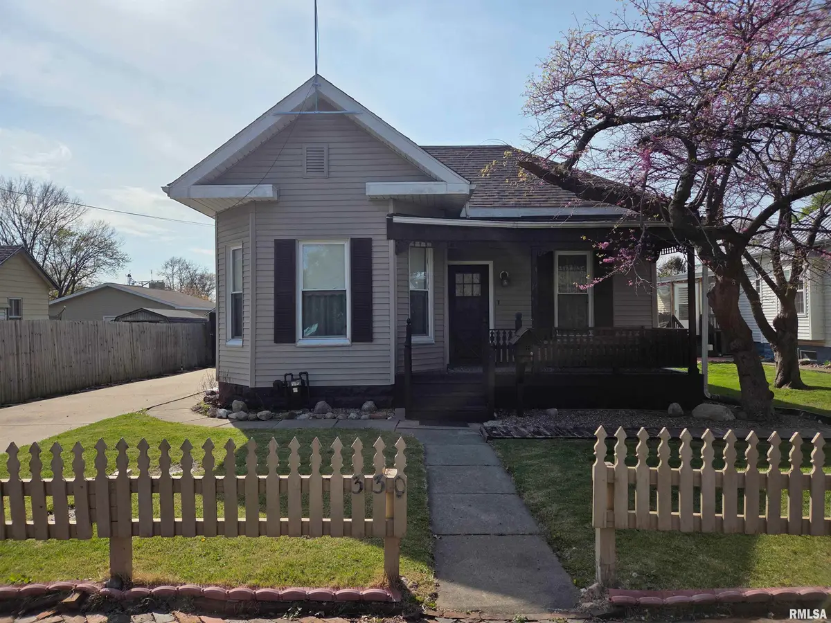 330 N West Street, Carlinville, IL 62626 - #1