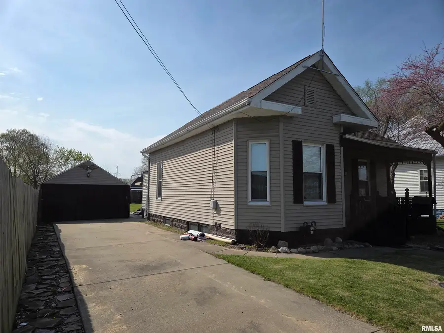 330 N West Street, Carlinville, IL 62626 - #2