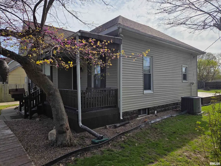 330 N West Street, Carlinville, IL 62626 - #3