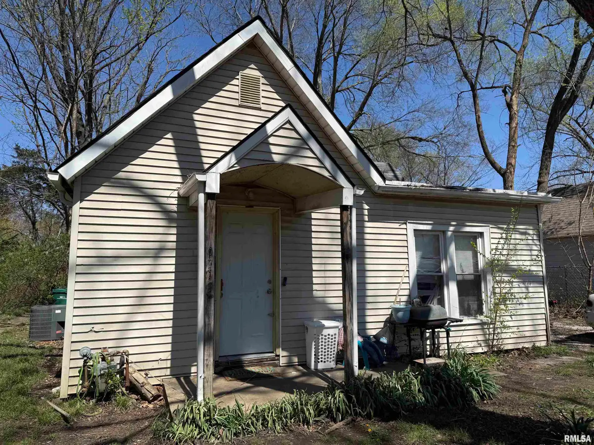 1713 E Glenn Avenue, Springfield, IL 62703 - #1