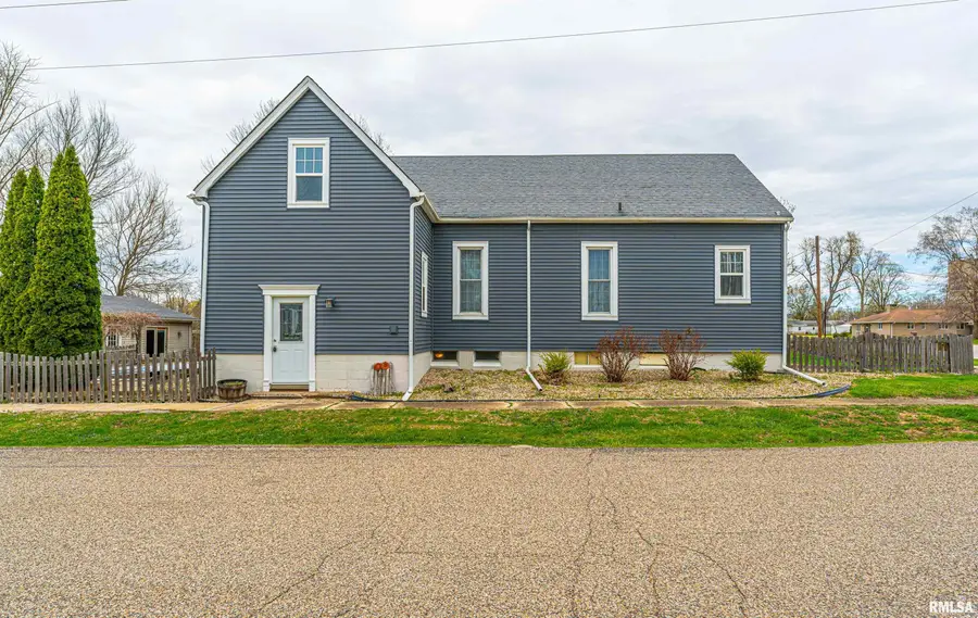 101 W 8th Street, Delavan, IL 61734 - #2