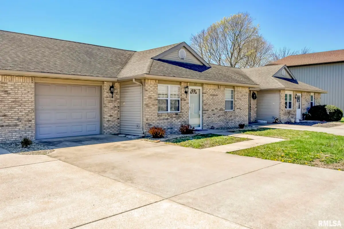 52 Heights Circle, Taylorville, IL 62568 - #1