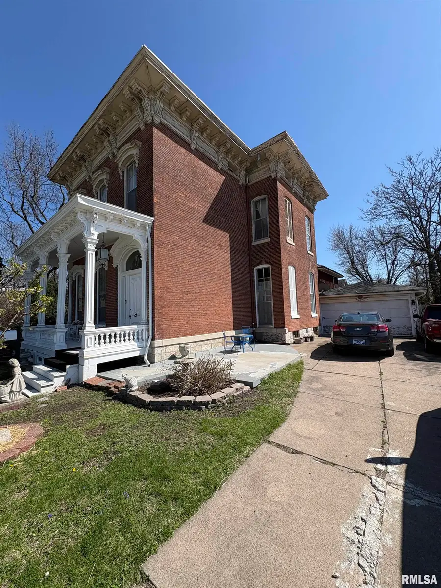 1470 Vermont Street, Quincy, IL 62301 - #2