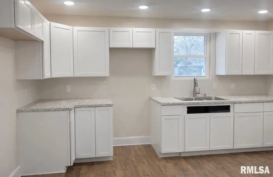 341 S Wilson Street, Mendon, IL 62351 - #3