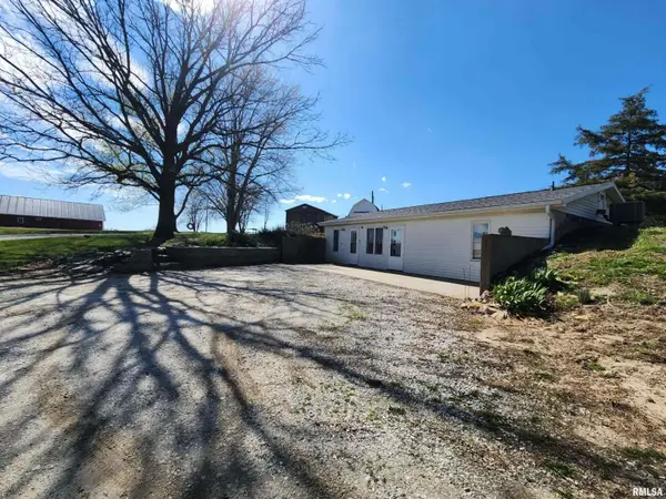 1767 N 400th Avenue, Payson, IL 62360