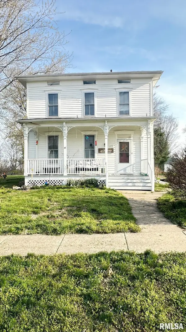 223 W High Street, Mendon, IL 62351