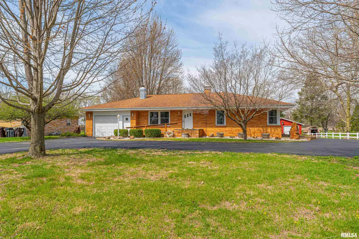 889 State Route 121, Mount Pulaski, IL 62548 - #1