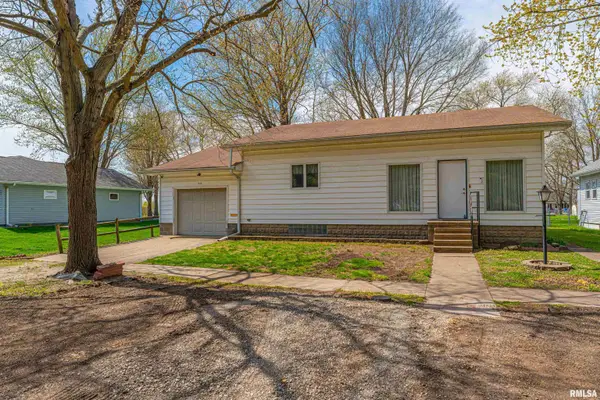 310 S 2nd Street, Easton, IL 62633